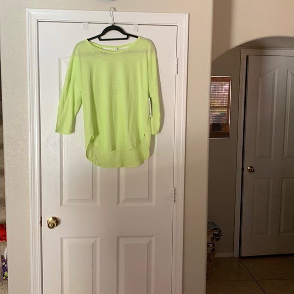 kinesis Tops - Beautiful green Kinesis size medium